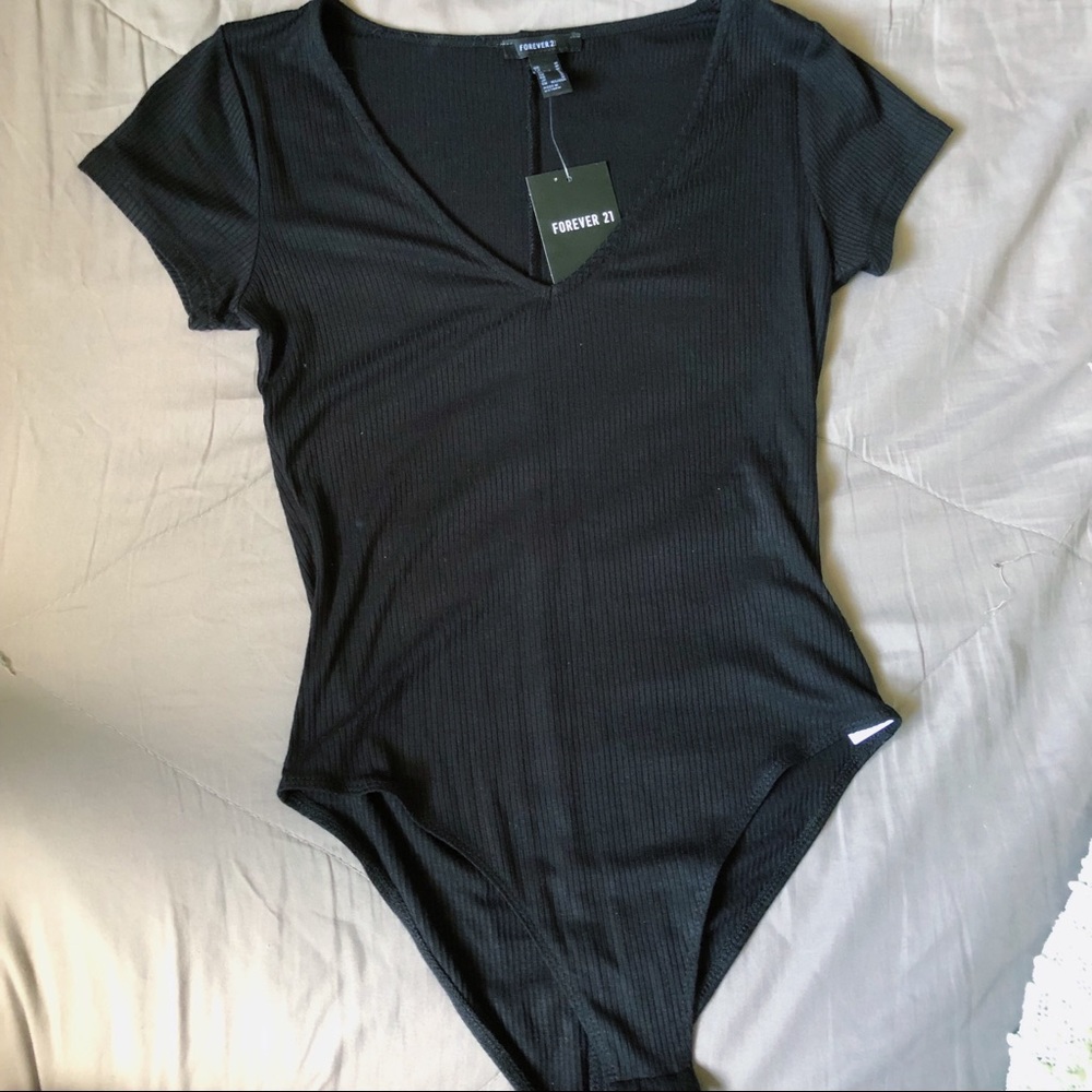 black short sleeve body suit